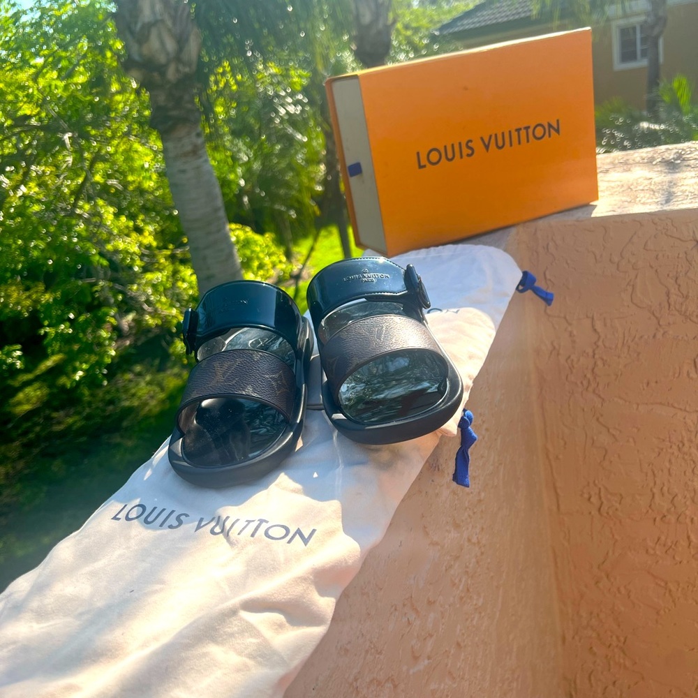 Louis Vuitton Sunbath Patent Leather Slides Size 36